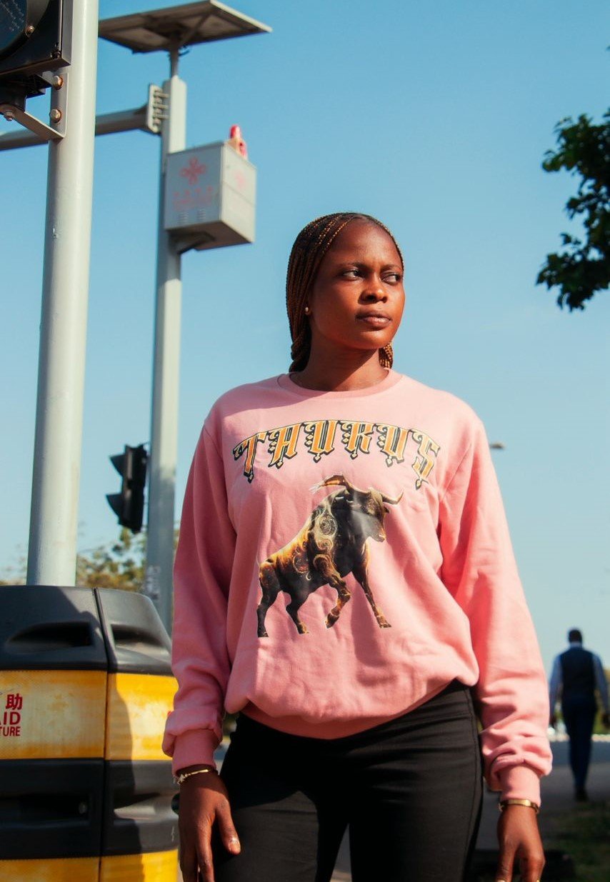 TAURUS SWEATSHIRT & SHORTS view 4